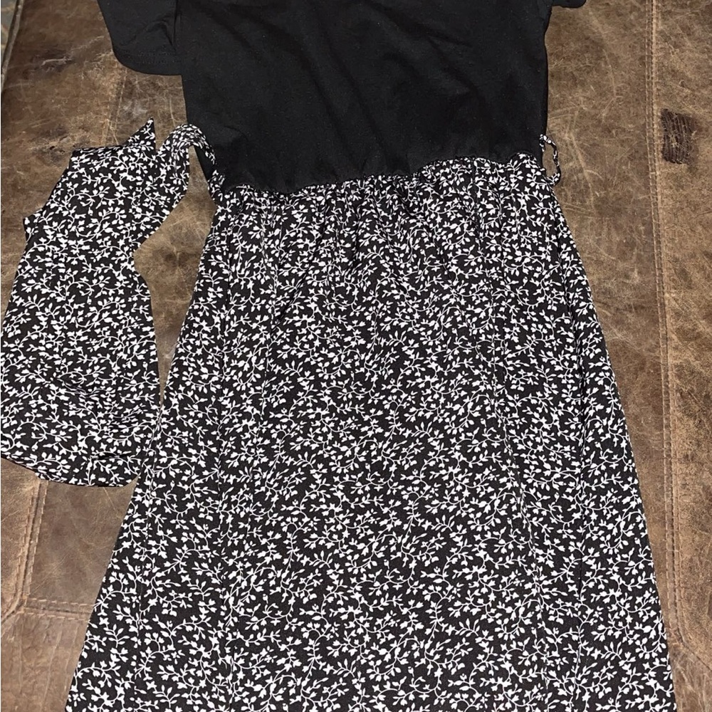 SHEIN Monochrome Floral Pattern Dress